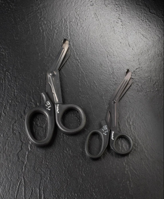 Trauma scissors for small emergencies PIRANHA